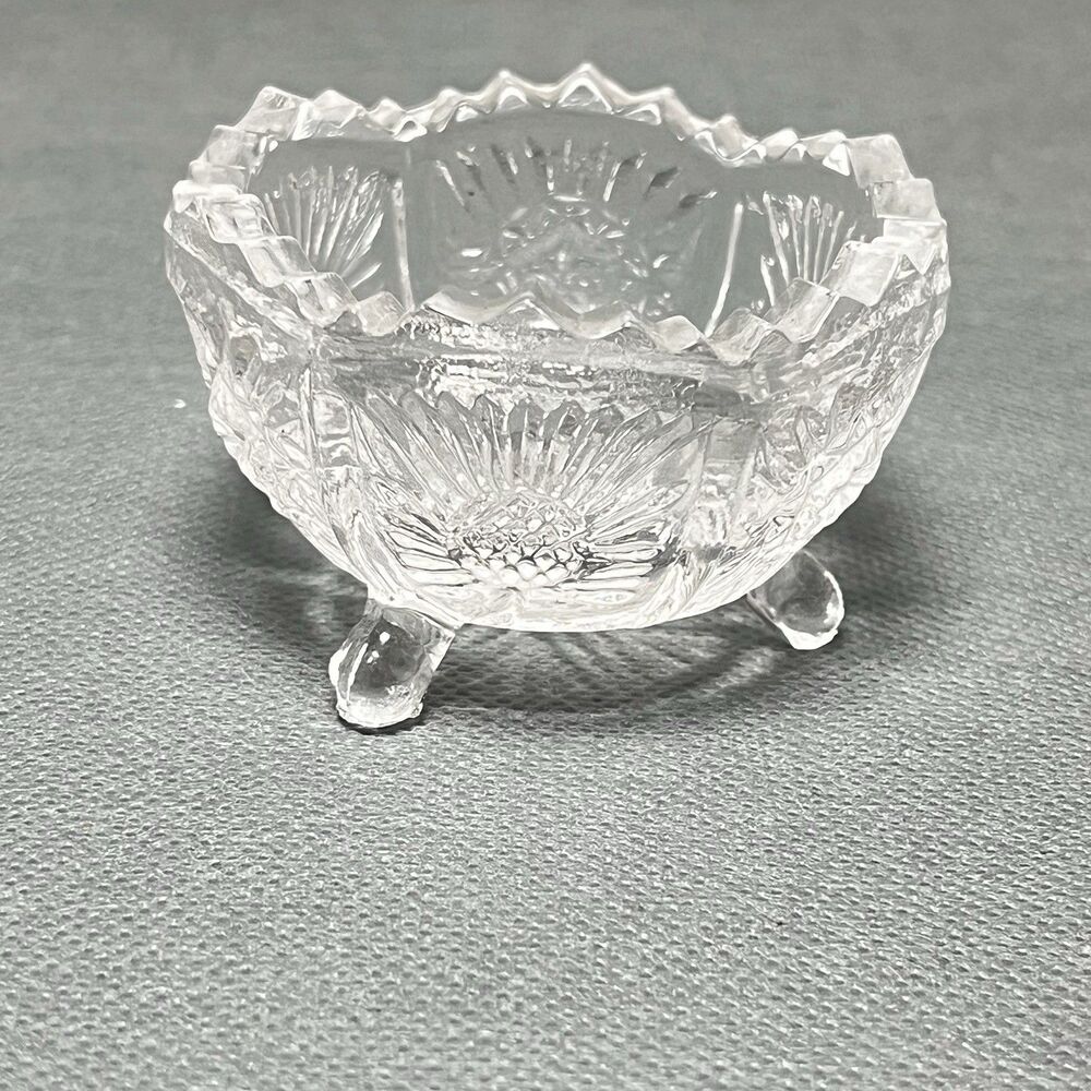 Vintage Salt Dip LG Wright Glass Paneled Thistle/Delta w/Bee Mark-UV-Salt Cellar